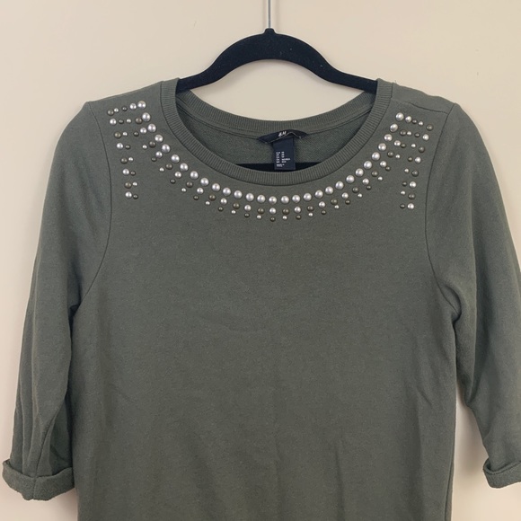 H&M studded crewneck quarter sleeve sweater - Picture 2 of 8